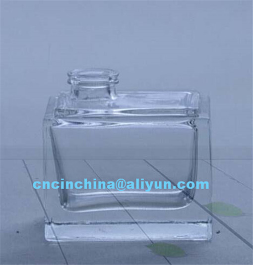 Square Shape Crystal Glass Bottle for Perfume