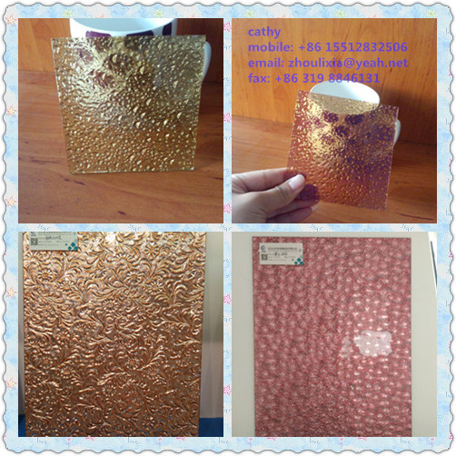 Reflective Patterned Glass in Folding Screen
