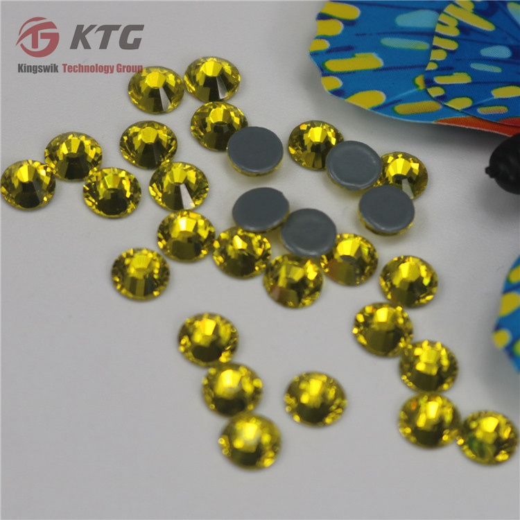 China Wholesale Glass Rhinestones Hot Fix Strass Crystal