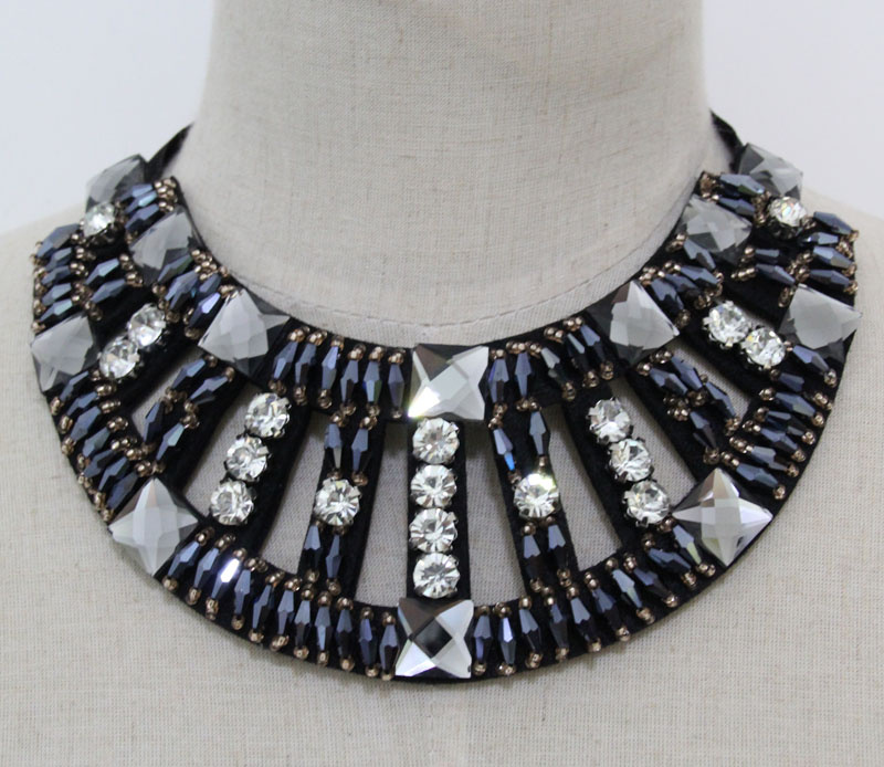 Women Fashion Navy Blue Crystal Chunky Collar Necklace (JE0152-2)