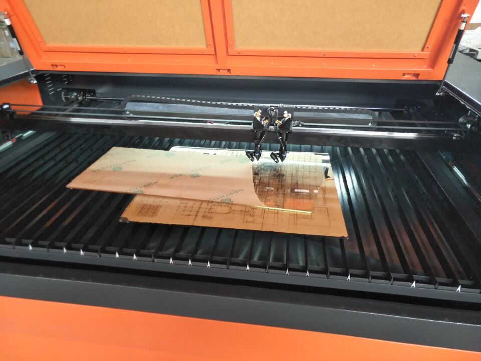 Dual Heads CNC Wood Laser Cutter Flc1610d