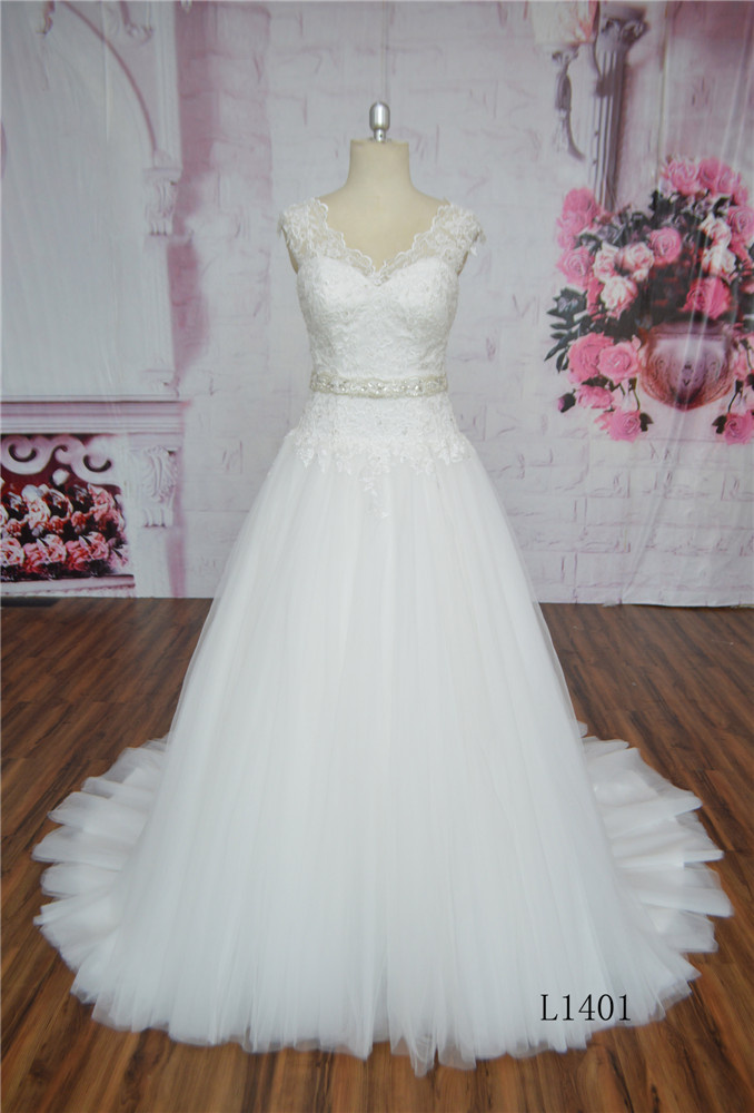 Lovely Ivory Ball Gown Wedding Dresses