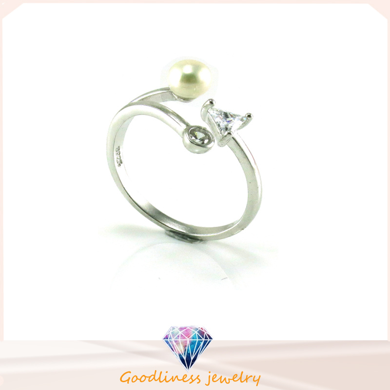 Trendy Pearl Wholesale Women Wedding Pearl Triangle Crystal 925 Silver Fashion Jewelry Ring (R10444)