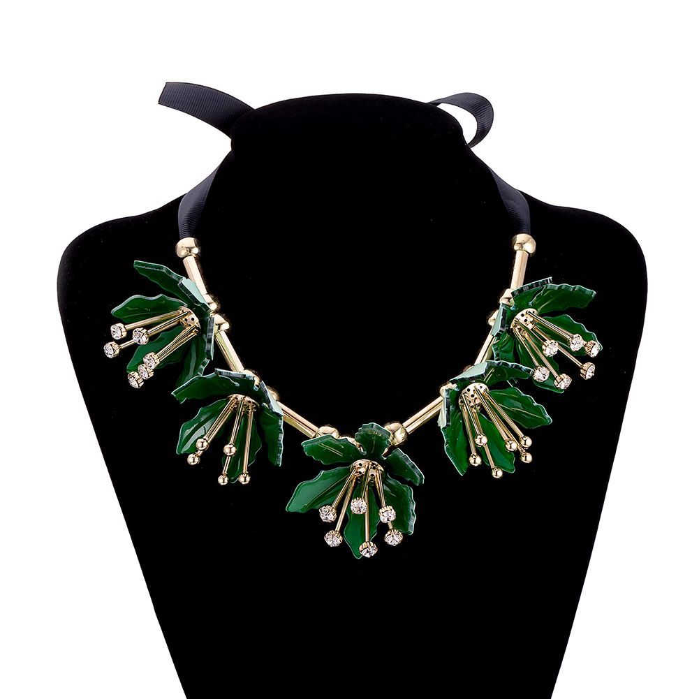 Hot Sale Gold Plated Green Flower Lacing Pendant Necklace Jewelry