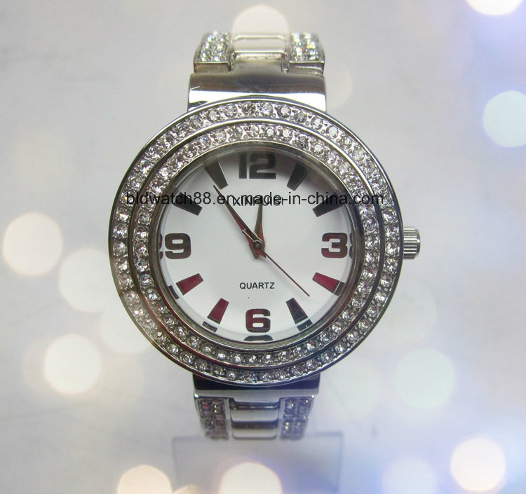 2017 Ladies Watch Fashion Alloy Crystal Bracelet Watches Quartz