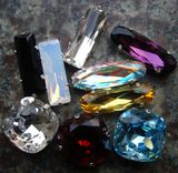 Crystal Beads With Metal Claw (300)