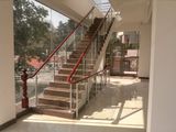 Cutomized Design Staircase with Sapele Wood Handrail Stainless Steel Column