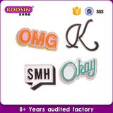 Custom Made Wholesale Letter Enamel Metal Badges Pin