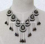 Woman Fashion Charm Glass Crystal Pendant Collar Necklace Jewelry (JE0205)