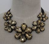 Fashion Flower Crystal Chunky Costume Choker Collar Jewelry Necklace (JE0066)